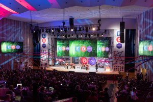 Роботы-экзаменаторы и интерактивные песочницы: новинки образования обсудили на конференции в Москве